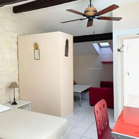 Maison De Ville Confortable Avec Piscine Pons Exterior foto
